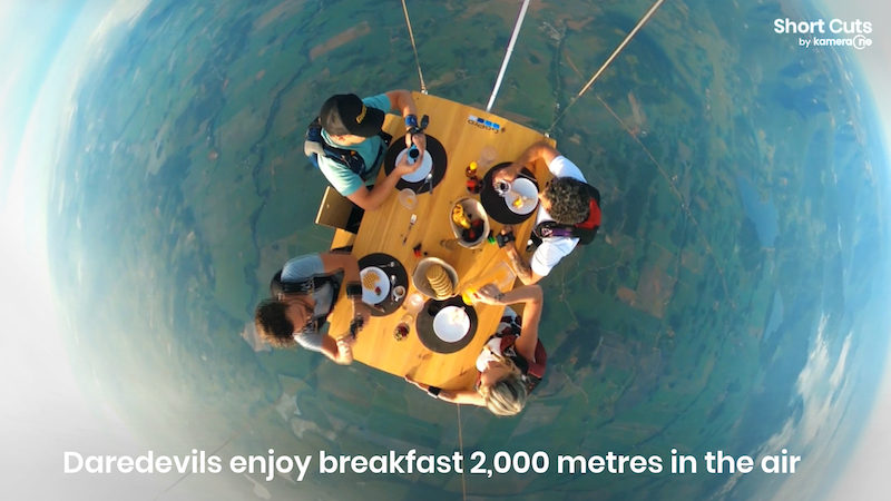 Daredevils enjoy breakfast 2,000 metres in the air